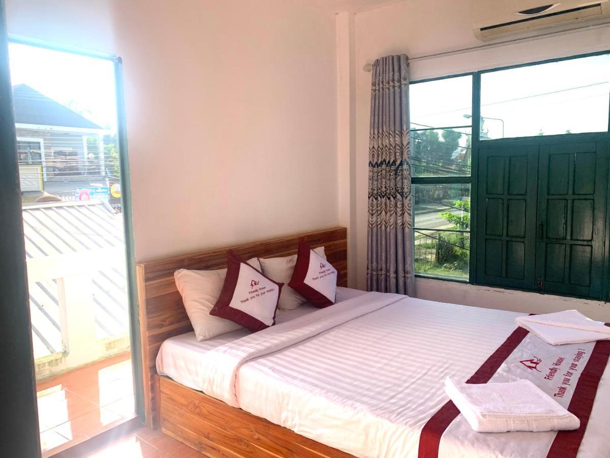 Vang Vieng Lily Backpackers Hostel Buitenkant foto