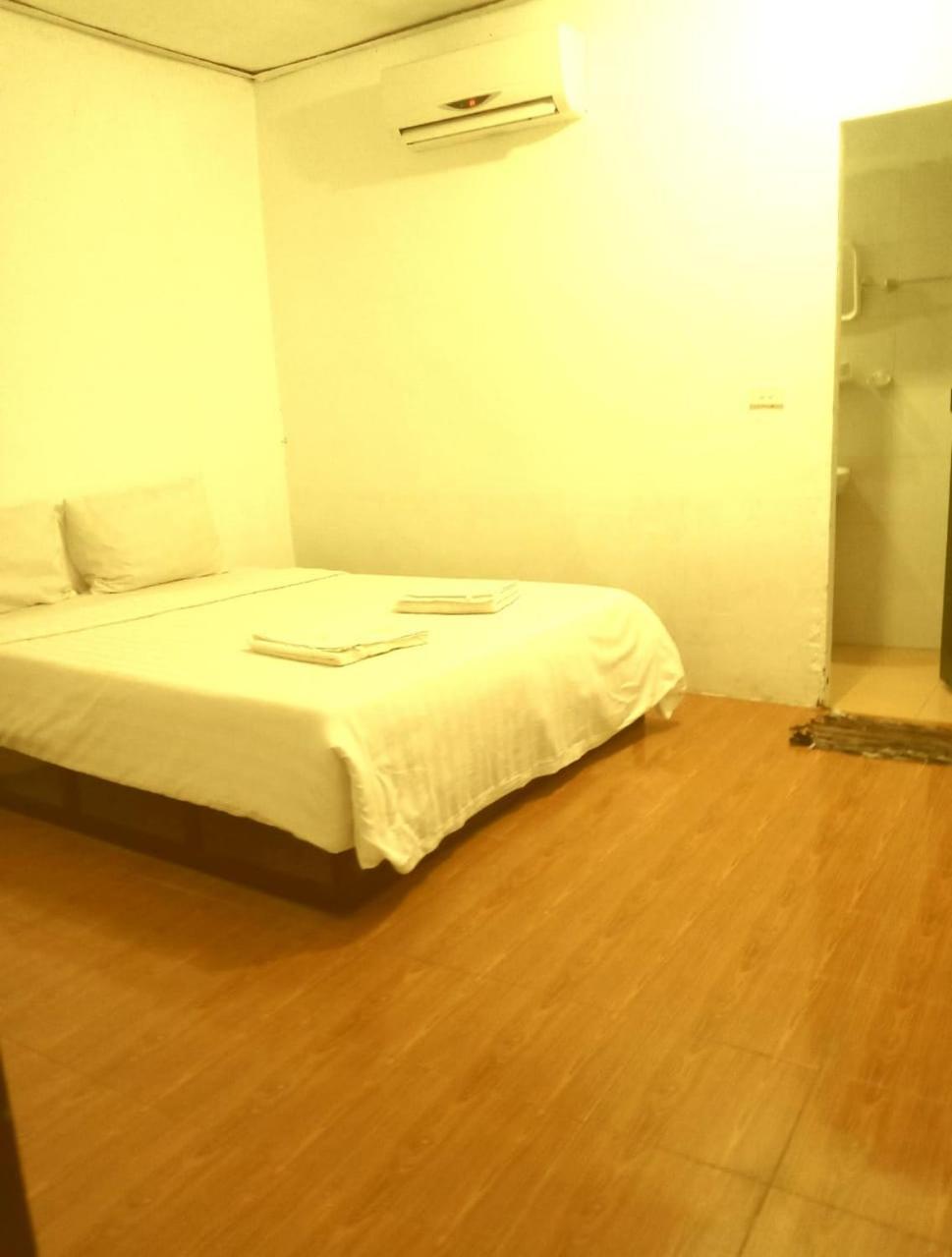 Vang Vieng Lily Backpackers Hostel Buitenkant foto