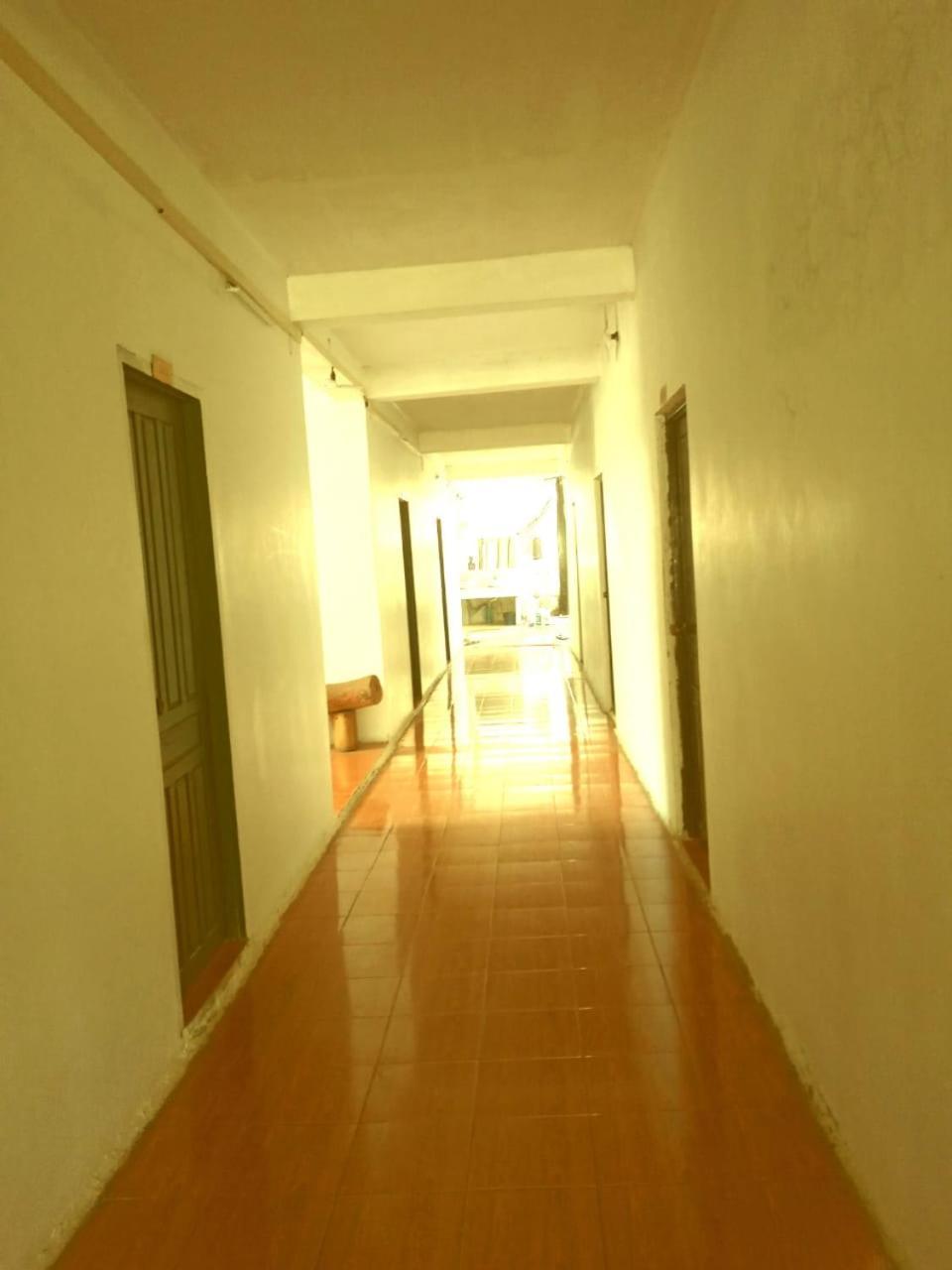 Vang Vieng Lily Backpackers Hostel Buitenkant foto